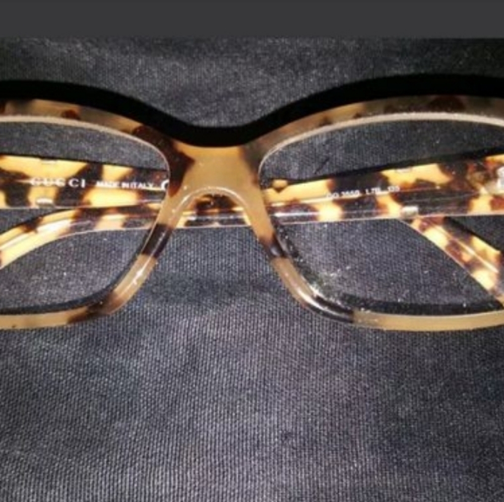 Gucci Glasses - Picture 3 of 3